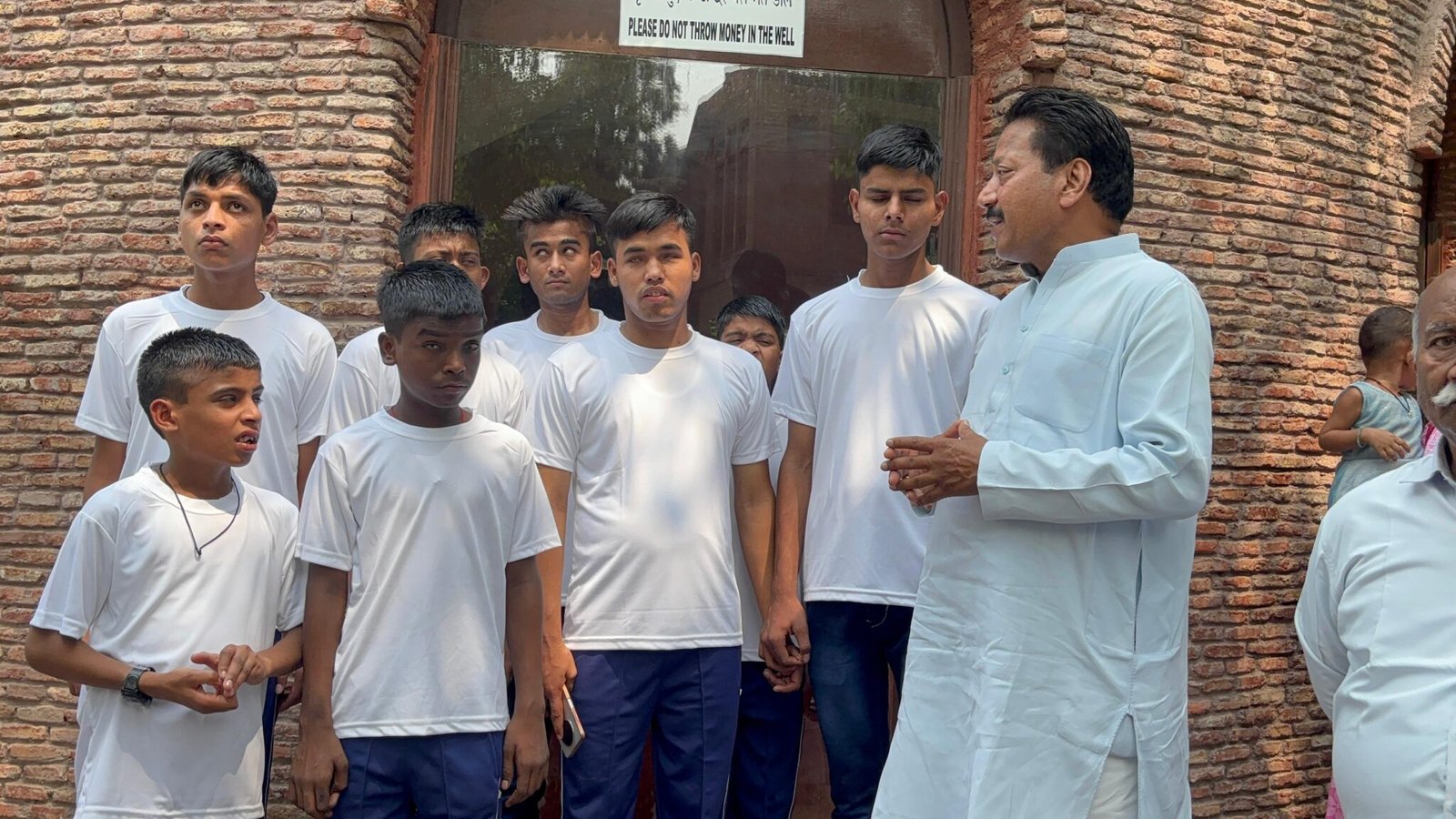 WhatsApp Image 2025-05-13 at 21.33.35 (1)